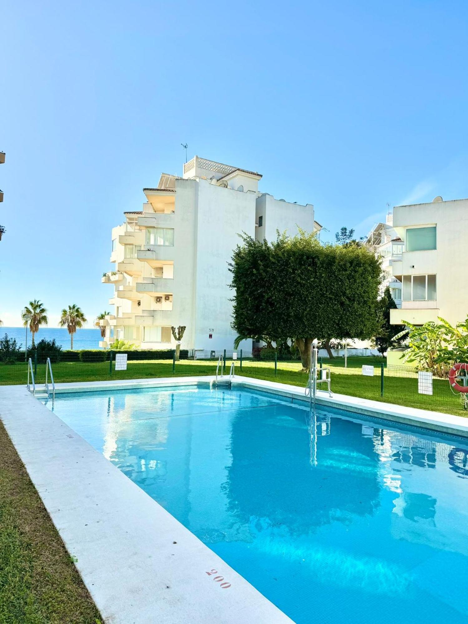 Sea View 1st Line Free Parking Appartement Marbella